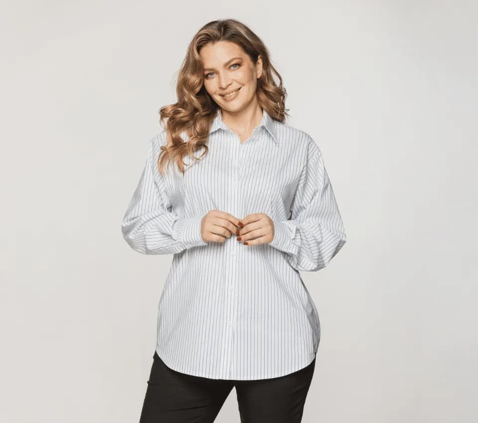 Co założyć na koszulę? Porady stylistki na każdą okazję