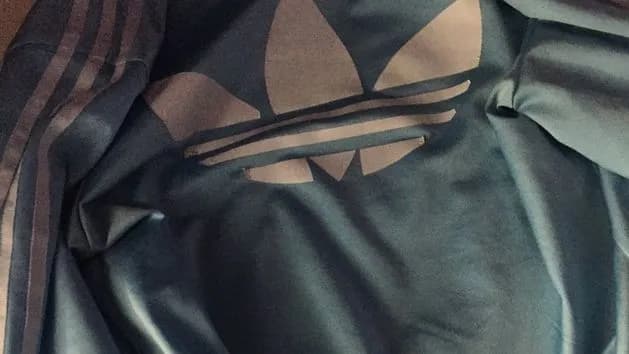 Jaki kolor ma ta bluza? Różowo-biała! Sekret iluzji optycznej