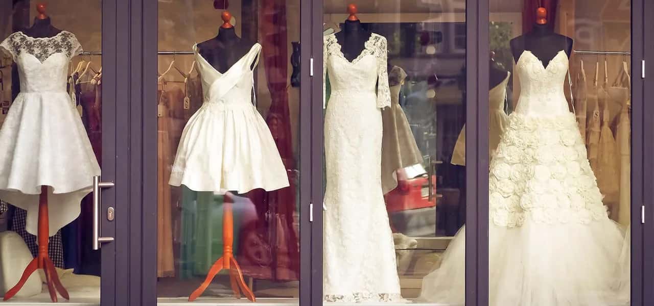 Gdzie oddać suknię ślubną? Zyskaj, pomóż lub stwórz coś nowego!