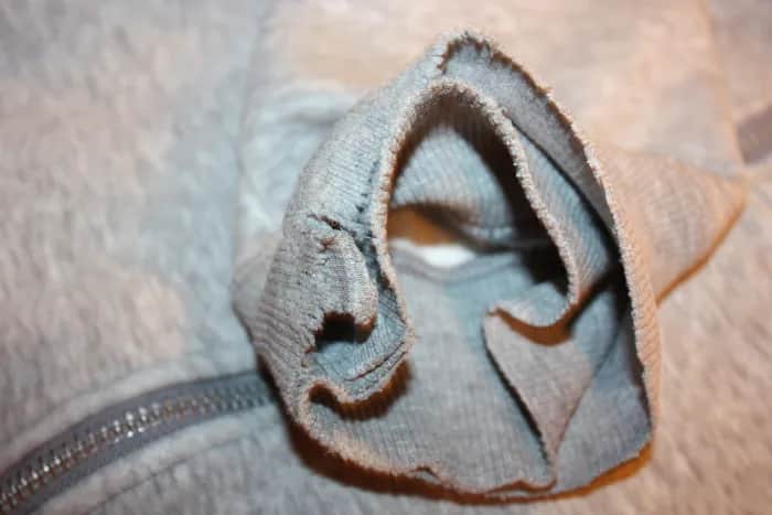 Zepsuty ściągacz w bluzie? Napraw go sam! Poradnik krok po kroku.